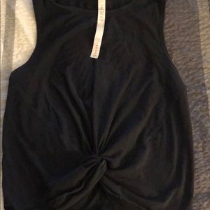 Lululemon top